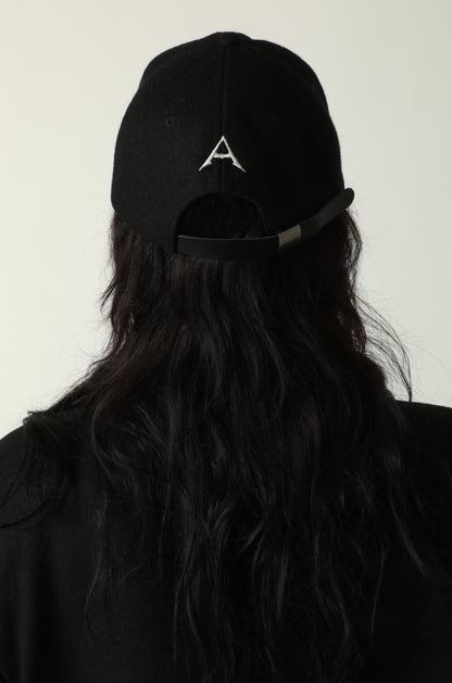 SACRÉ CAP