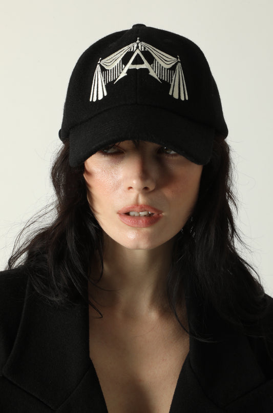 SACRÉ CAP